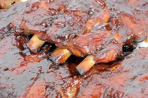 When to Put BBQ Sauce on Ribs