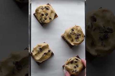 Fluffy marshmallows between cookies = smookies 😋🍪#shorts