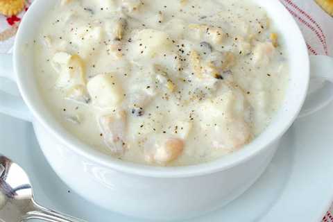 Mom’s crockpot clam chowder with canned shrimp