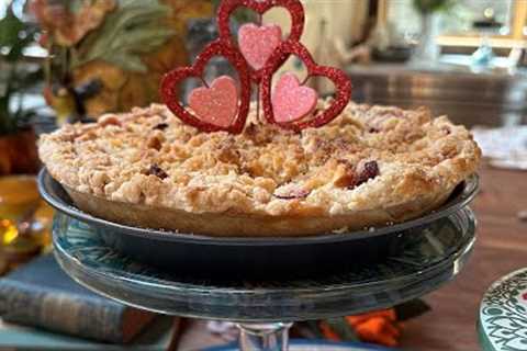 Rach's V-Day Dessert: Her Sister's Apple Berry Pie