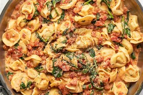 Spinach Tortellini Skillet