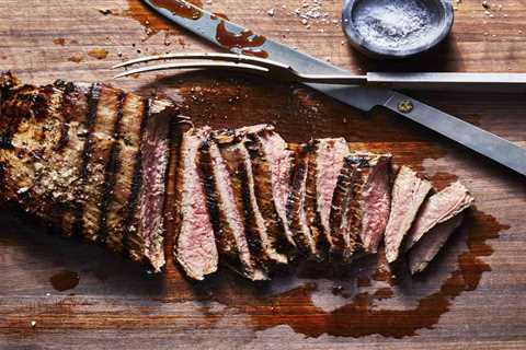 Using a Meat Thermometer to Find the Ideal Steak Cooking Temperature