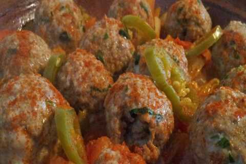 Comment préparer un délicieux Tajine de Boulettes de Viande Hachée à la Tomate