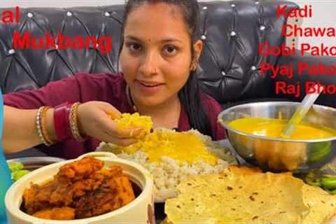 Real Mukbang:) Eating Kadi Pakoda Gobi Pakoda, Pyaj Pakoda, Bengan Pakoda, Rice | Indian Food Show