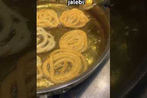 jalebi 🇮🇳🤤saffron jelabi# sweet#sweet#india#bh#viral#snacks#cookig#foodlover#sweetrecipe#food