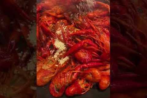 CRAYFISH 🦞 with GARLIC 🧄and BUTTER🧈 #shorts #cooking #yummy #tasty #food #easyrecipe #easycooking