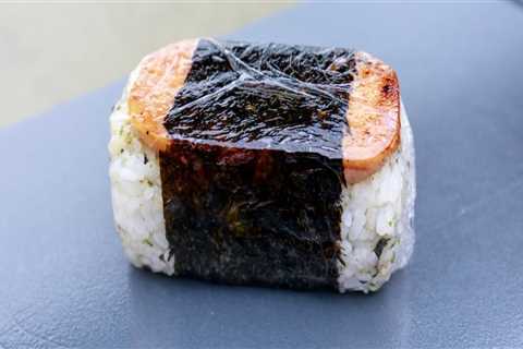 Where can i find hawaiian-style spam musubi in honolulu?