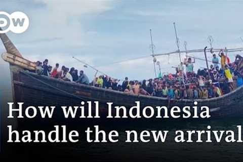 Hundreds of Rohingya refugees arrive by boat in Indonesia''s Aceh province | DW News