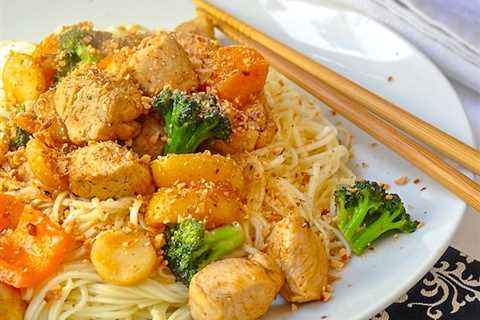 Honey Sriracha Chicken and Noodles